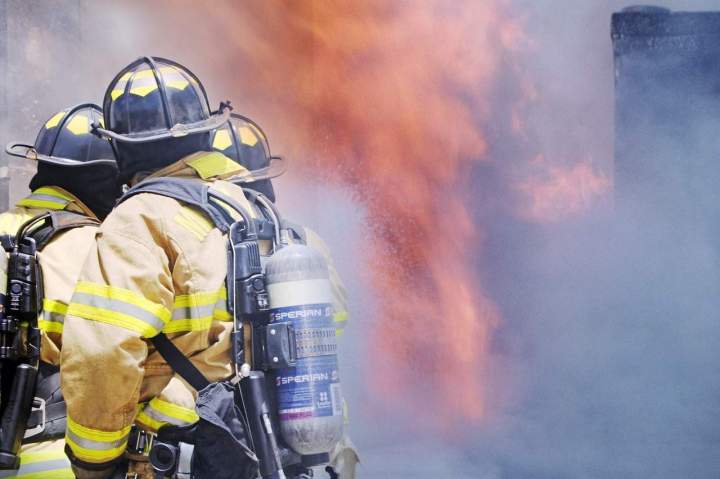 firefighter 4011616 1280